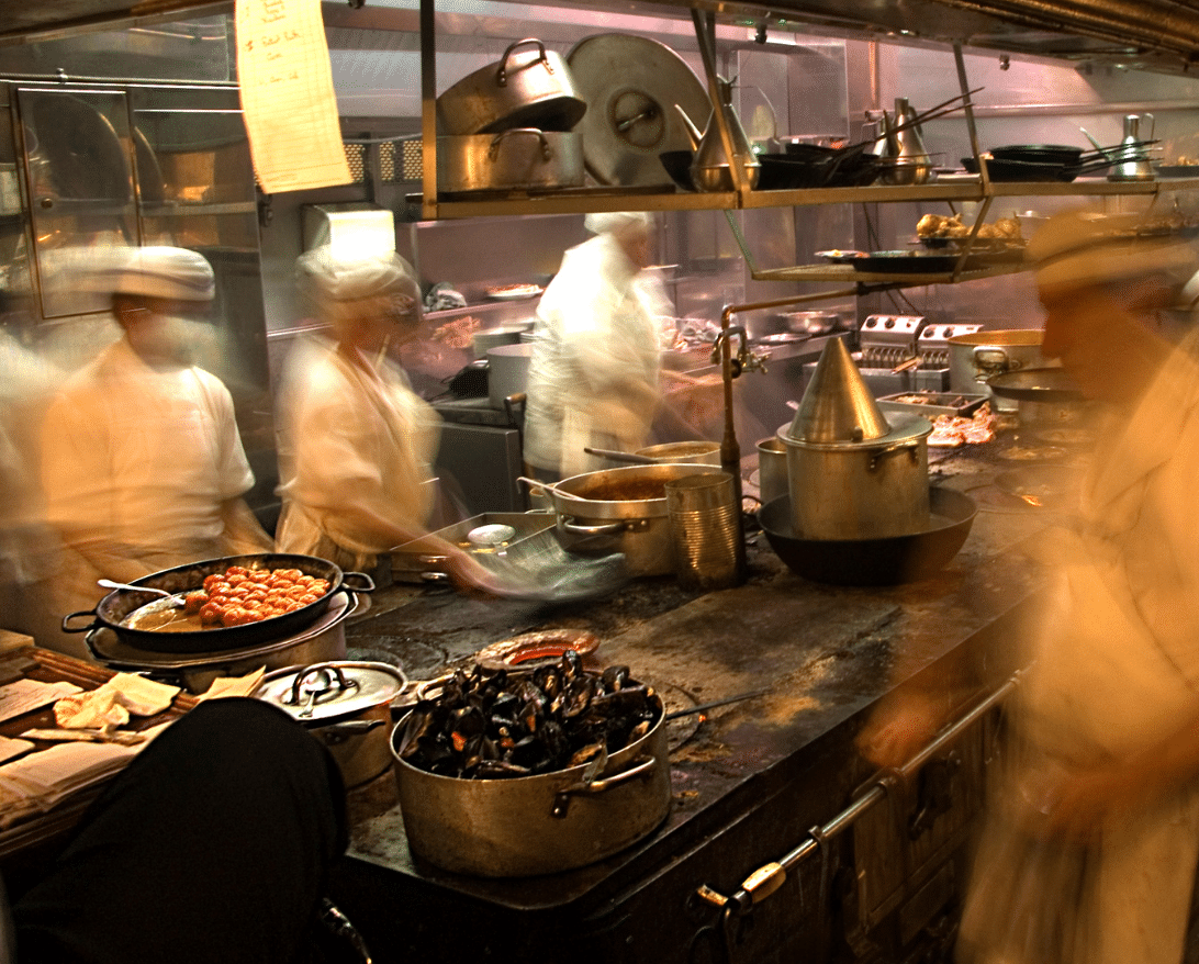 restaurant kitchen safety tips in a busy restaurant